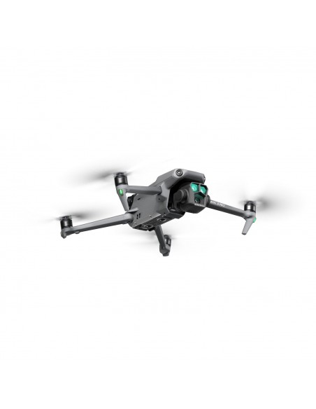 Drone DJI Mavic 3 pro en vuelo